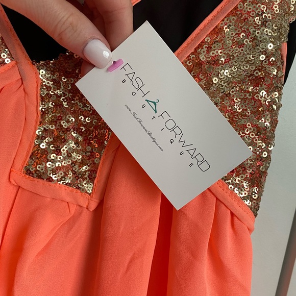 Dress - Picture 3 of 3